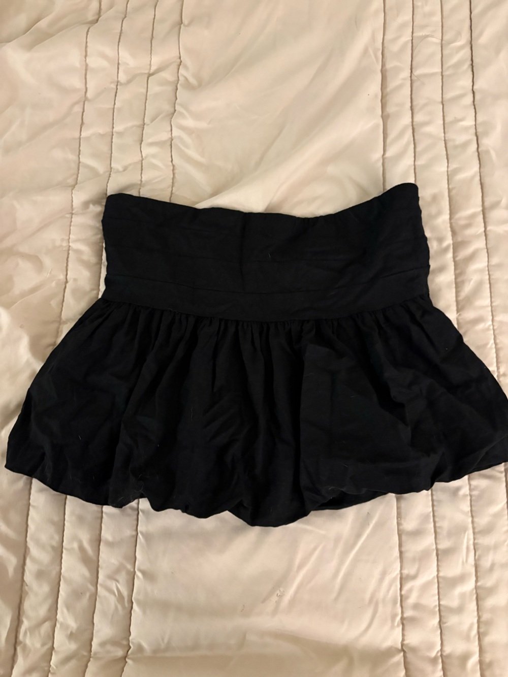Forever 21 Women’s Black Mini Bubble Skirt